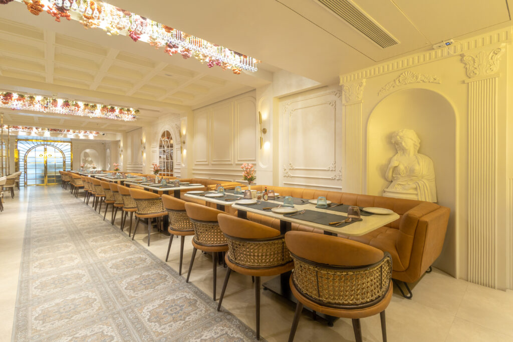Luxury Hotel in Kanpur